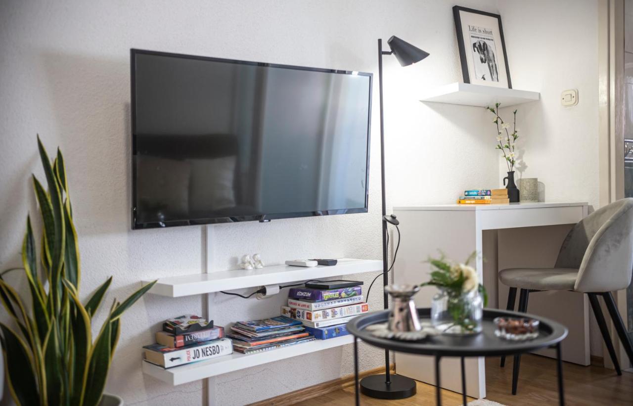 Apartmani Leo-Marin Макарска Экстерьер фото