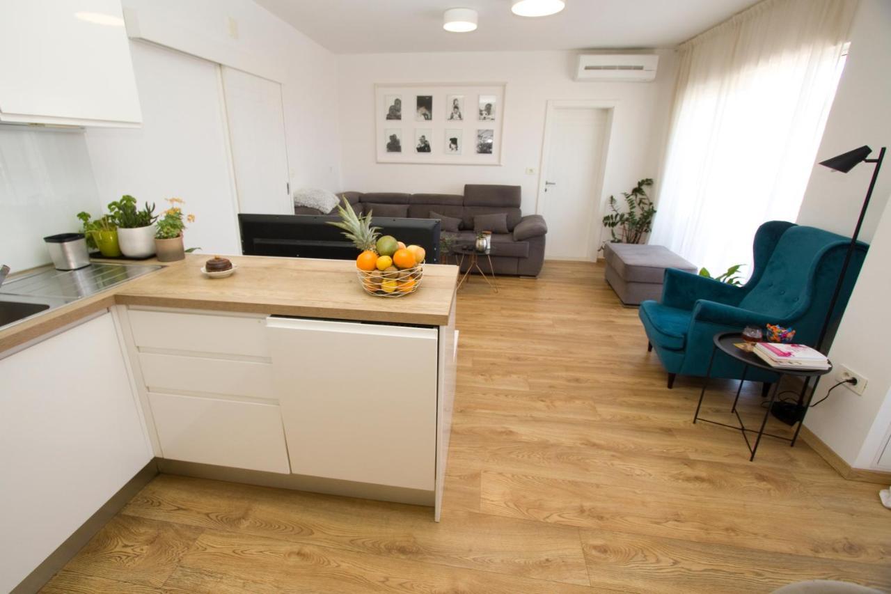 Apartmani Leo-Marin Макарска Экстерьер фото